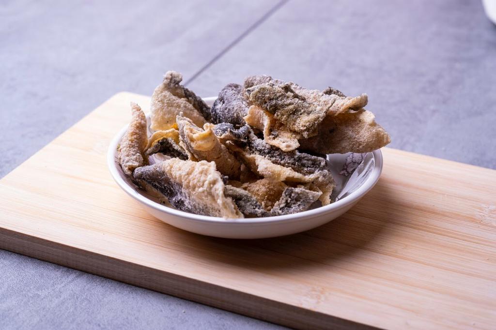 炸魚皮一包